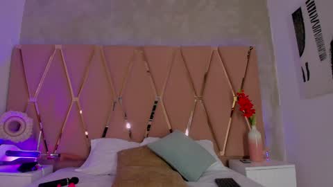 Snapshot of emilyblack_1 chatting on 06/06/26, 10:25 Emily online show from 06/06/26, 10:25