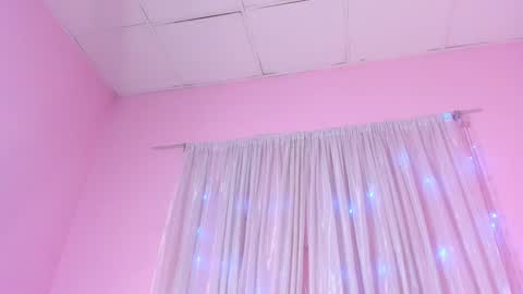 Snapshot of emilybta chatting on 01/29/25, 07:36  EMILY  online show from 01/29/25, 07:36