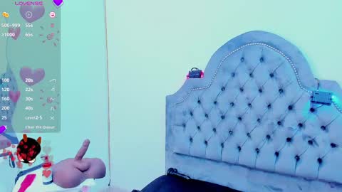 Snapshot of emilybta chatting on 02/14/25, 08:31  EMILY  online show from 02/14/25, 08:31