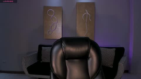 Snapshot of emilycarterr_ chatting on 04/30/26, 11:05 Emily Carter online show from 04/30/26, 11:05