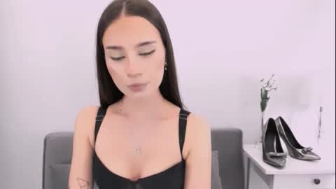 Snapshot of emilycharming chatting on 02/02/26, 09:24 EmilyCharming online show from 02/02/26, 09:24