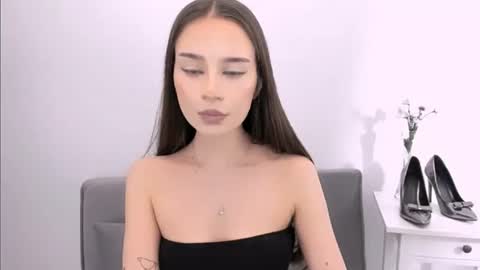 Snapshot of emilycharming chatting on 02/17/26, 09:32 EmilyCharming online show from 02/17/26, 09:32