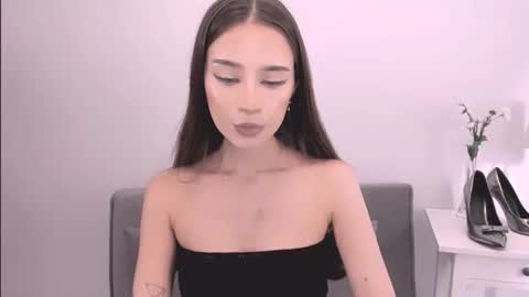 Snapshot of emilycharming chatting on 02/24/26, 09:24 EmilyCharming online show from 02/24/26, 09:24