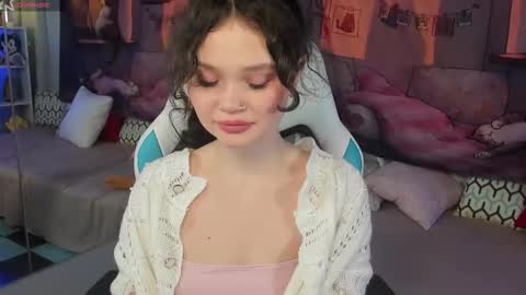 Emilyhaves online show from 11/08/25, 05:56