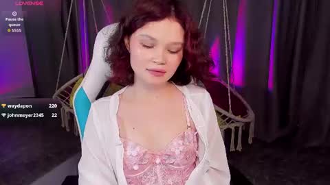 Snapshot of emilychaves chatting on 07/28/26, 11:17 Emilyhaves online show from 07/28/26, 11:17