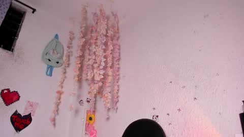 Snapshot of emilycollei chatting on 06/02/26, 04:14 Emily online show from 06/02/26, 04:14