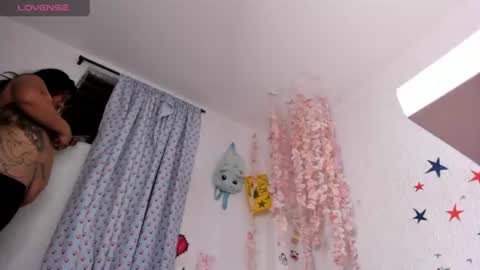 Snapshot of emilycollei chatting on 07/04/26, 04:18 Emily online show from 07/04/26, 04:18