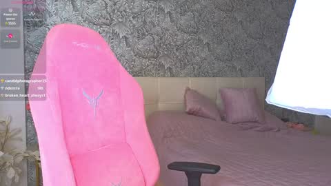 emilydancee online show from 12/20/24, 08:06