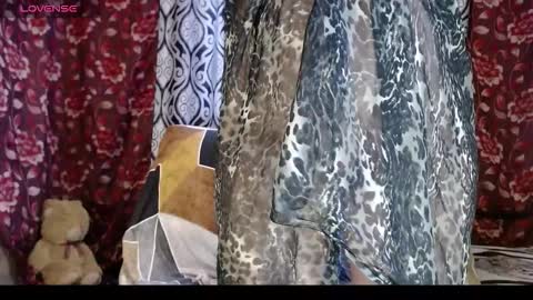 EmilyDoth online show from 10/15/25, 04:45