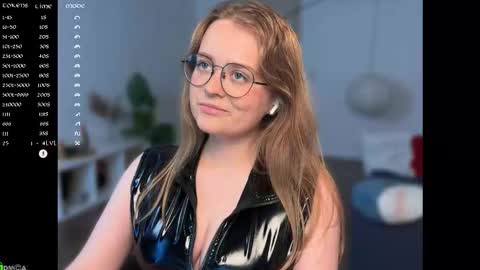 Emily  online show from 09/28/25, 12:32