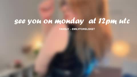 Snapshot of emilyforelsket chatting on 05/31/26, 06:09 Emily online show from 05/31/26, 06:09