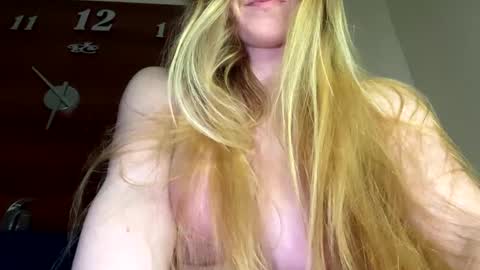 Snapshot of emilygibbes chatting on 03/12/25, 10:05 emilygibbes online show from 03/12/25, 10:05