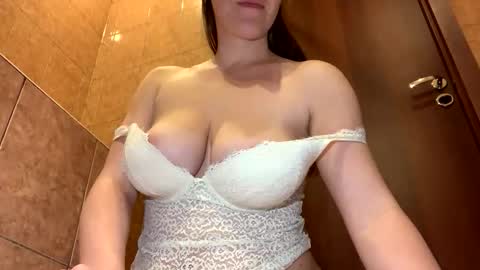 Snapshot of emilygibbes chatting on 10/21/25, 10:43 emilygibbes online show from 10/21/25, 10:43