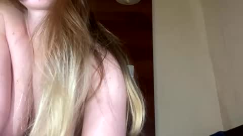 emilygibbes online show from 12/18/25, 10:43