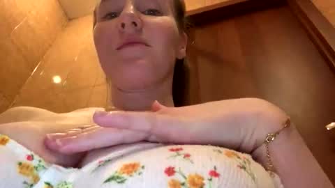 emilygibbes online show from 05/06/26, 03:24