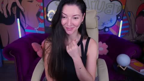 Snapshot of emilyhalls chatting on 12/09/24, 02:39 Emily online show from 12/09/24, 02:39