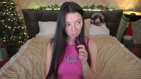 Snapshot of emilyhalls chatting on 01/08/25, 02:46 Emily online show from 01/08/25, 02:46