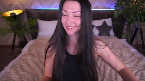 Snapshot of emilyhalls chatting on 01/17/25, 05:08 Emily online show from 01/17/25, 05:08