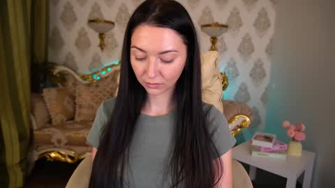 Snapshot of emilyhalls chatting on 01/18/25, 05:37 Emily online show from 01/18/25, 05:37