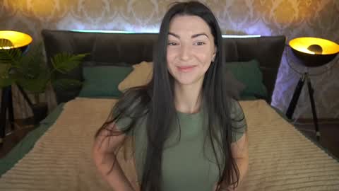 Snapshot of emilyhalls chatting on 02/04/25, 06:46 Emily online show from 02/04/25, 06:46