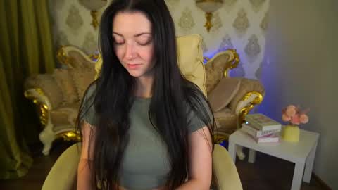 Snapshot of emilyhalls chatting on 02/09/25, 05:43 Emily online show from 02/09/25, 05:43