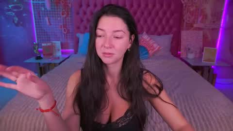 Snapshot of emilyhalls chatting on 10/16/25, 06:25 Emily online show from 10/16/25, 06:25