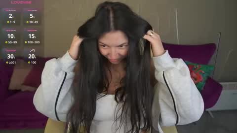 Snapshot of emilyhalls chatting on 10/28/25, 07:23 Emily online show from 10/28/25, 07:23