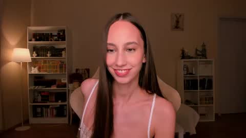 Snapshot of emilyhoston chatting on 08/07/26, 08:22 Alina online show from 08/07/26, 08:22