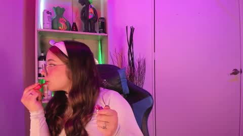 Snapshot of emilykarterr chatting on 01/16/25, 03:56 VALEEEN online show from 01/16/25, 03:56