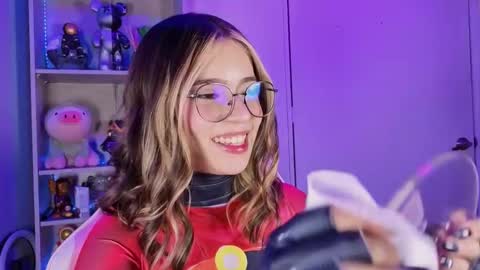 Snapshot of emilykarterr chatting on 10/09/25, 05:22 VALEEEN online show from 10/09/25, 05:22