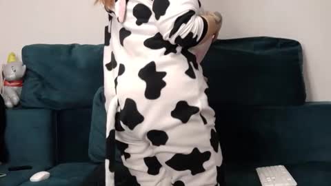 Emily online show from 04/02/26, 02:58