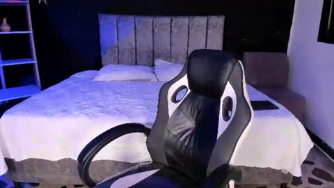 emilymora1_ online show from 06/29/26, 04:52