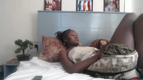 Emilly online show from 02/11/25, 08:05