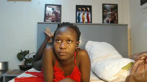 Emilly online show from 03/09/25, 12:21