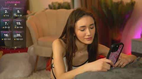 Snapshot of emilyraymont chatting on 03/11/25, 01:59 Emily online show from 03/11/25, 01:59