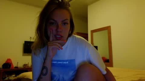 Snapshot of emilyrobbie chatting on 06/07/26, 01:37 Emily Robbie online show from 06/07/26, 01:37