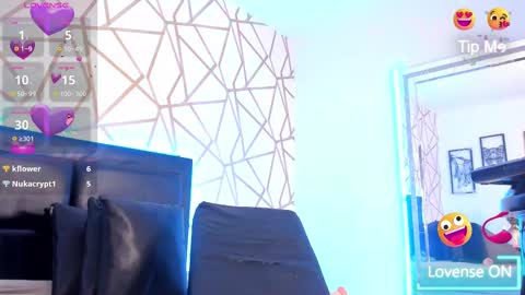 Snapshot of emilyrosee1 chatting on 02/13/25, 11:15 online show from 02/13/25, 11:15