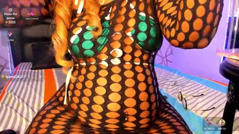 Snapshot of emilyrosee1 chatting on 03/05/25, 02:46 online show from 03/05/25, 02:46