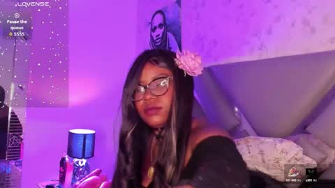 Snapshot of emilyrosee1 chatting on 09/28/25, 11:43 online show from 09/28/25, 11:43