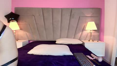 emily online show from 01/13/26, 08:58