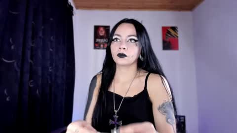 Snapshot of emilyrymer chatting on 06/01/26, 05:36 Emily Support me to have 100 likes plx online show from 06/01/26, 05:36