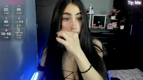 Snapshot of emilytafur chatting on 06/19/26, 12:04 Emy online show from 06/19/26, 12:04