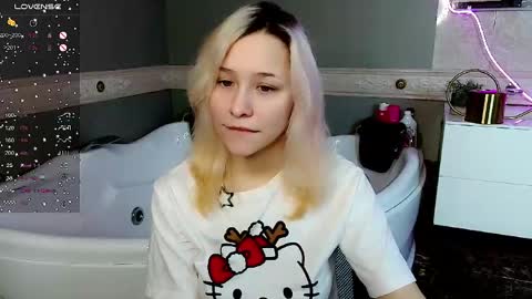 Snapshot of emilytrase chatting on 05/07/26, 01:11 Betty online show from 05/07/26, 01:11