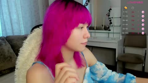 Snapshot of emilytrase chatting on 05/13/26, 01:25 Betty online show from 05/13/26, 01:25