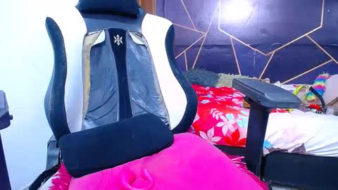 Emily online show from 09/27/25, 03:39