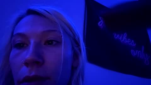 Snapshot of emilywarren296 chatting on 10/12/25, 01:43 emilywarren296 online show from 10/12/25, 01:43