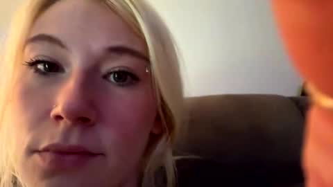 Snapshot of emilywarren296 chatting on 10/18/25, 02:07 emilywarren296 online show from 10/18/25, 02:07