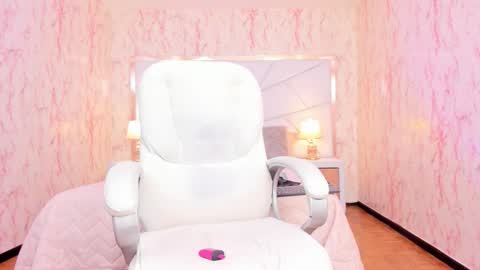 Emily  2200 - 600GMT-5 online show from 10/03/25, 08:28