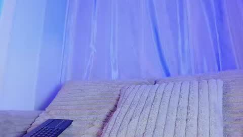 Snapshot of emilywithe_ chatting on 06/14/26, 02:24 online show from 06/14/26, 02:24