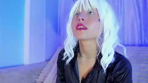 Snapshot of emilywithe_ chatting on 06/15/26, 12:02 online show from 06/15/26, 12:02
